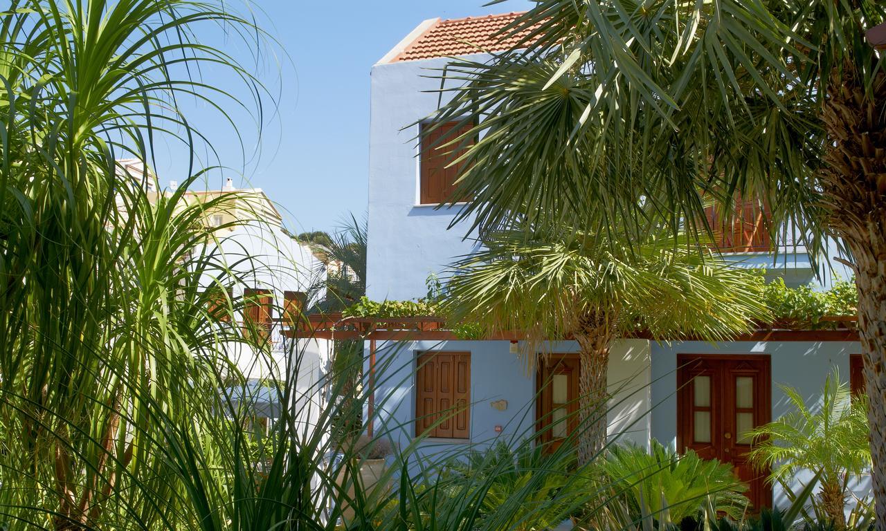 Iapetos Village Sými Luaran gambar